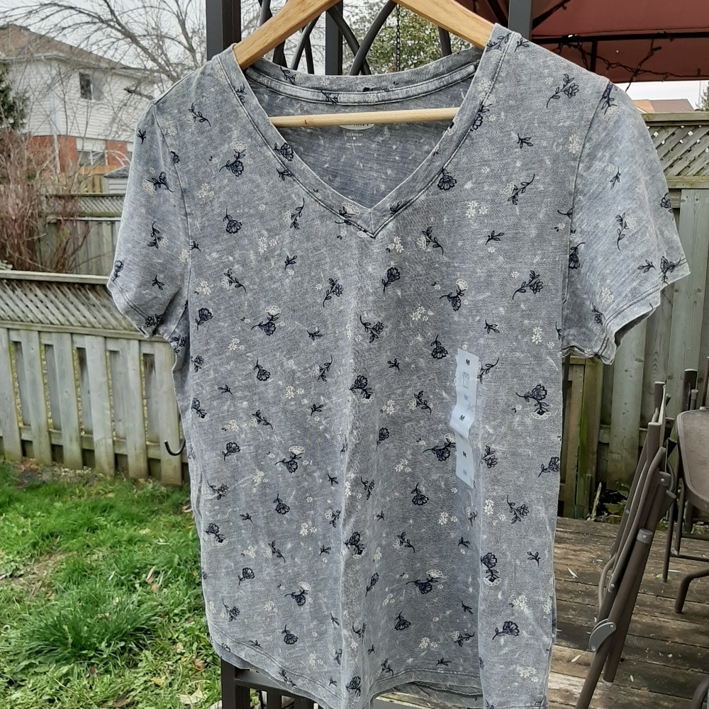 🌹3/$20-$11-Brand New Old Navy T